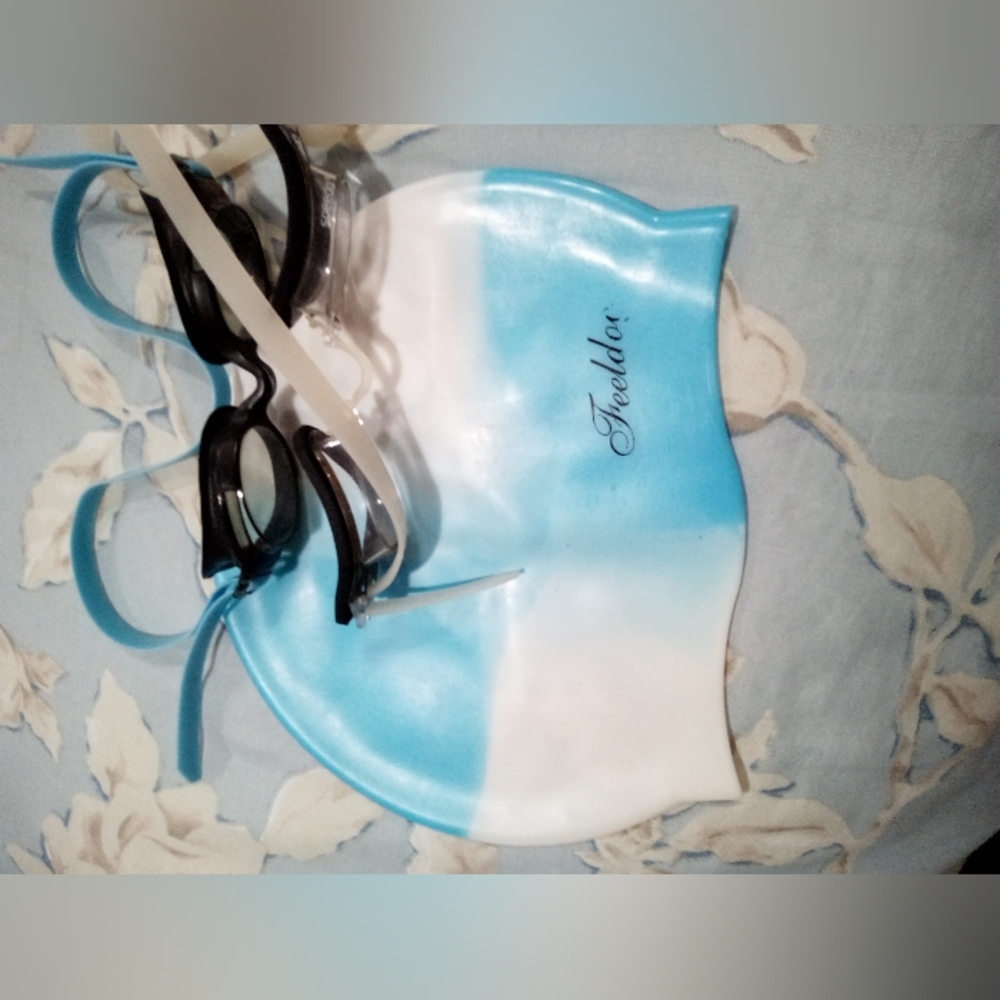Kids Swim Goggles - Black and Blue